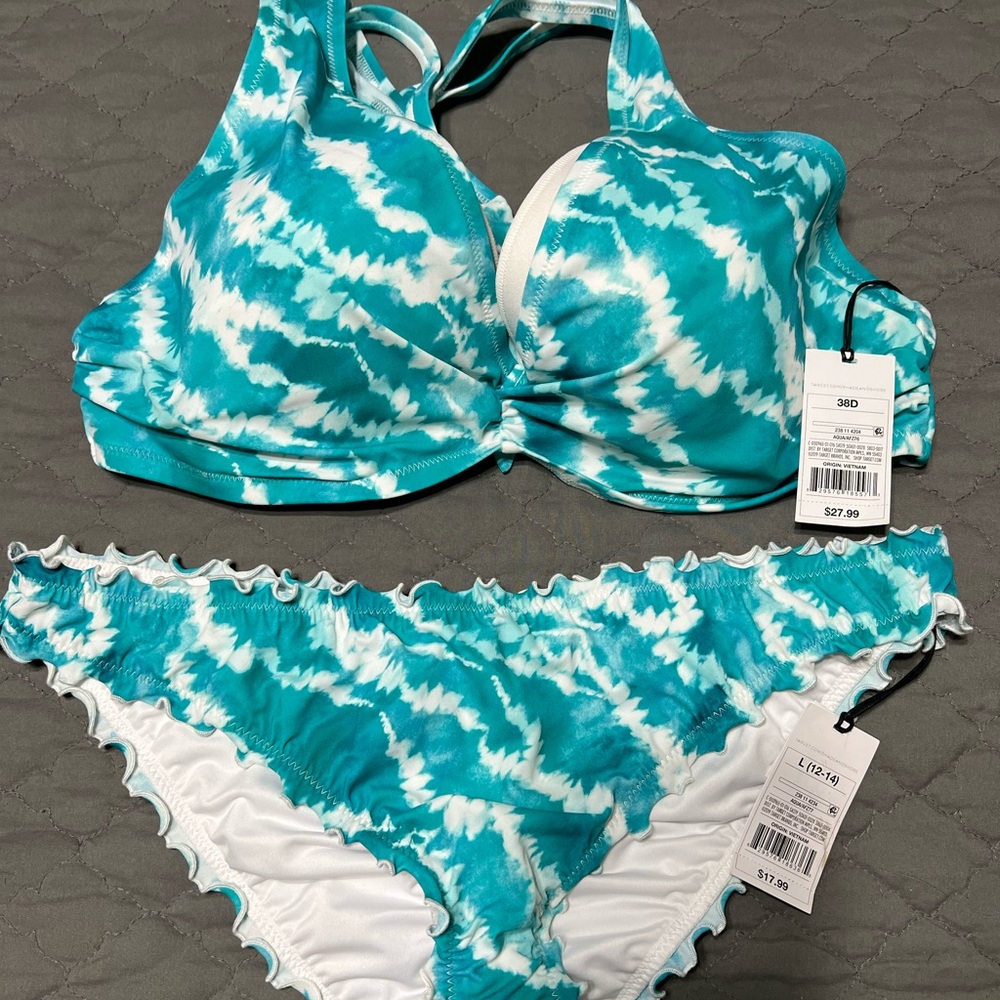 Brand new Shade Shore bikini set, top size 38D, cheeky bottom size L (12-14).
